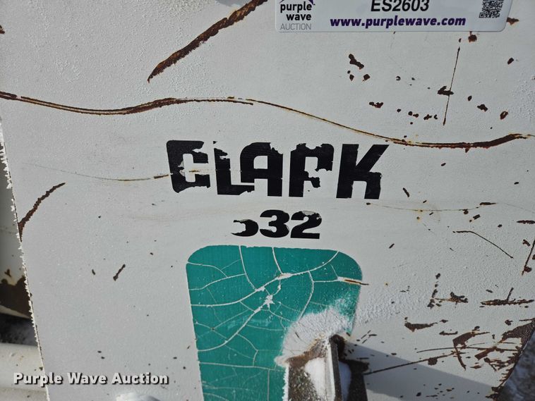image for item ES2603 Clark Bobcat 632 skid steer loader