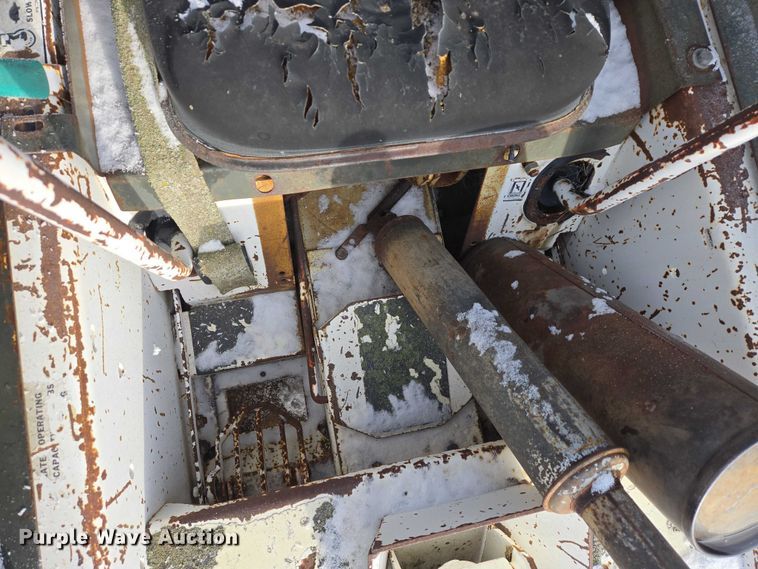 image for item ES2603 Clark Bobcat 632 skid steer loader