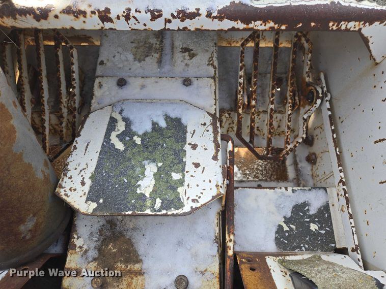 image for item ES2603 Clark Bobcat 632 skid steer loader