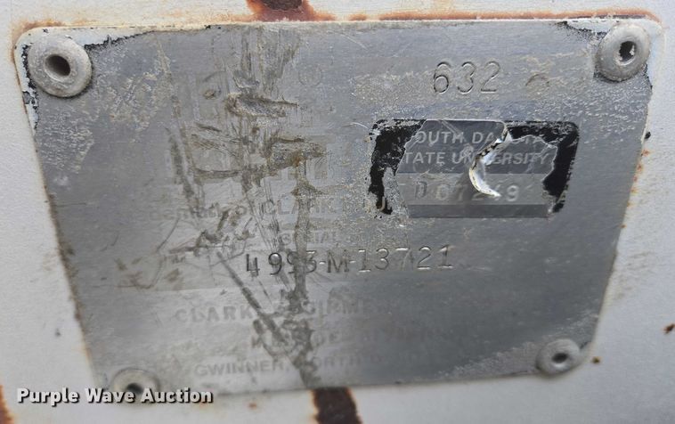 image for item ES2603 Clark Bobcat 632 skid steer loader