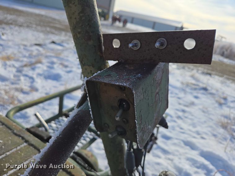 image for item ES2604 (2) utility vehicles