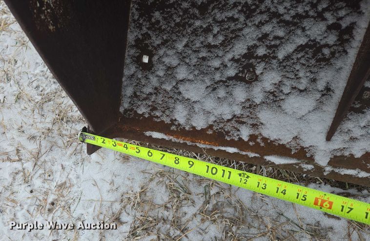 image for item ES2606 International 574 tractor