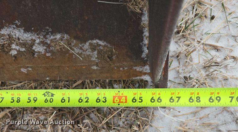 image for item ES2606 International 574 tractor