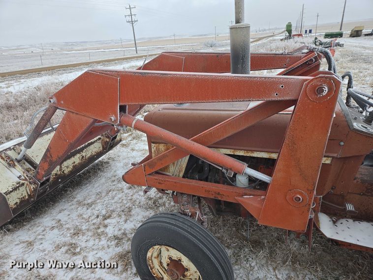 image for item ES2606 International 574 tractor