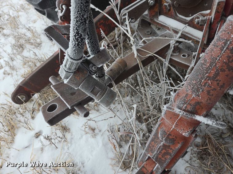 image for item ES2606 International 574 tractor