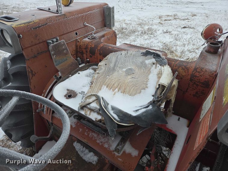 image for item ES2606 International 574 tractor