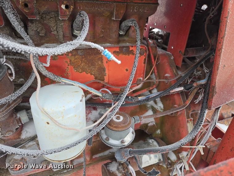 image for item ES2606 International 574 tractor