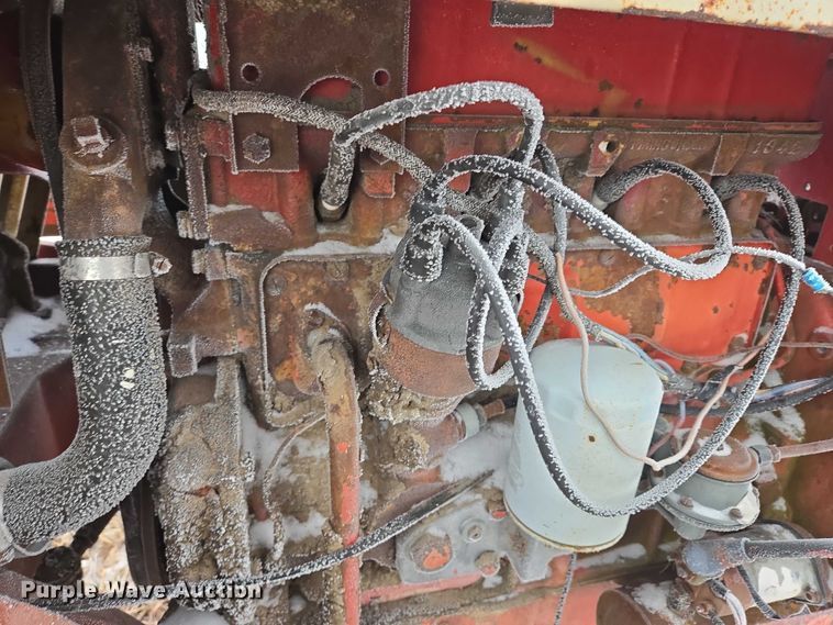 image for item ES2606 International 574 tractor