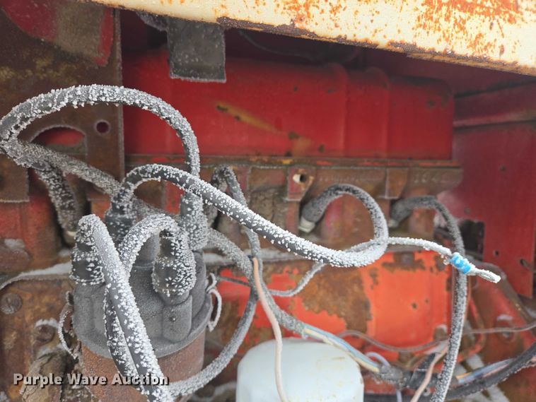 image for item ES2606 International 574 tractor