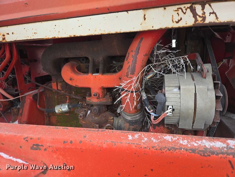 image for item ES2606 International 574 tractor