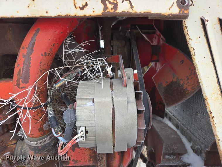 image for item ES2606 International 574 tractor