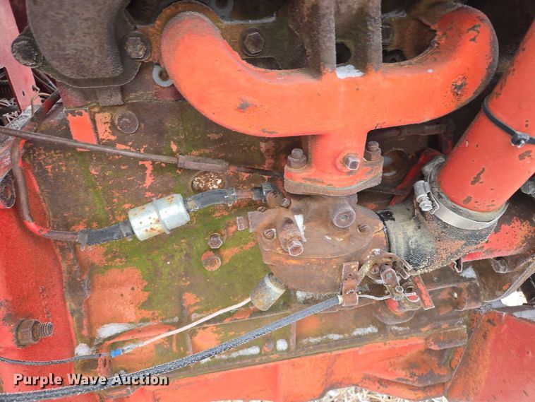 image for item ES2606 International 574 tractor