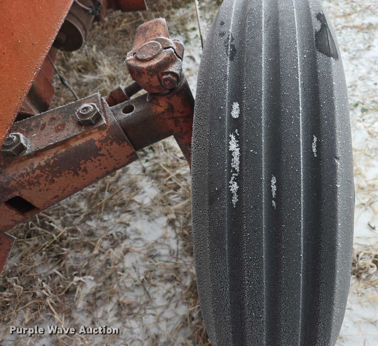 image for item ES2606 International 574 tractor