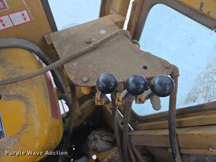 image for item ES2610 Ford Tiger Special 6600 tractor