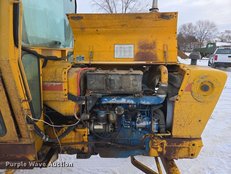 image for item ES2610 Ford Tiger Special 6600 tractor