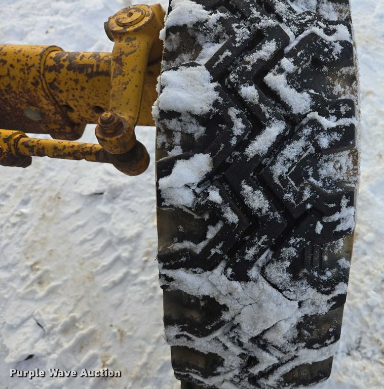 image for item ES2610 Ford Tiger Special 6600 tractor