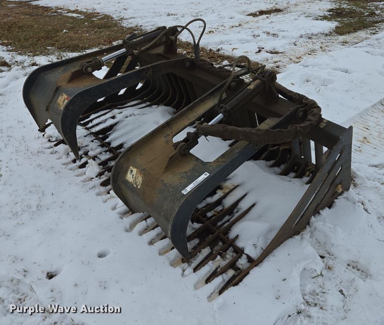 image for item ES2611 Skid steer grapple bucket