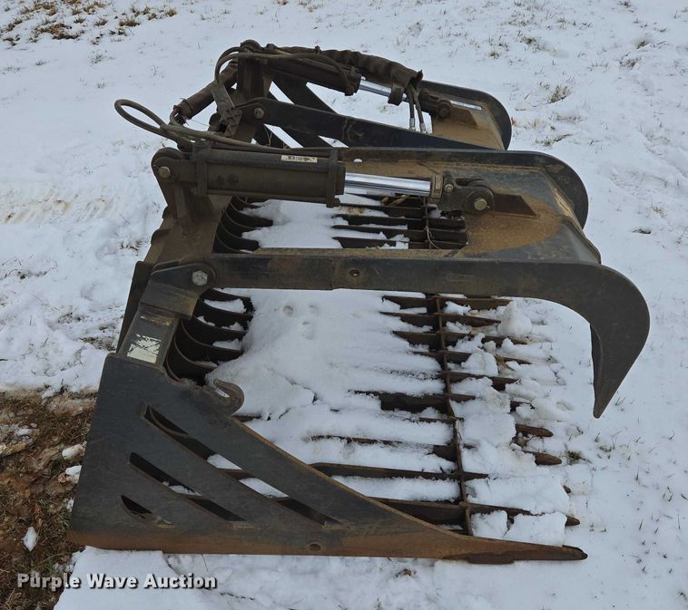 image for item ES2611 Skid steer grapple bucket