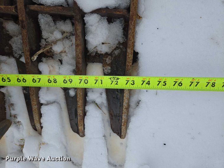 image for item ES2611 Skid steer grapple bucket