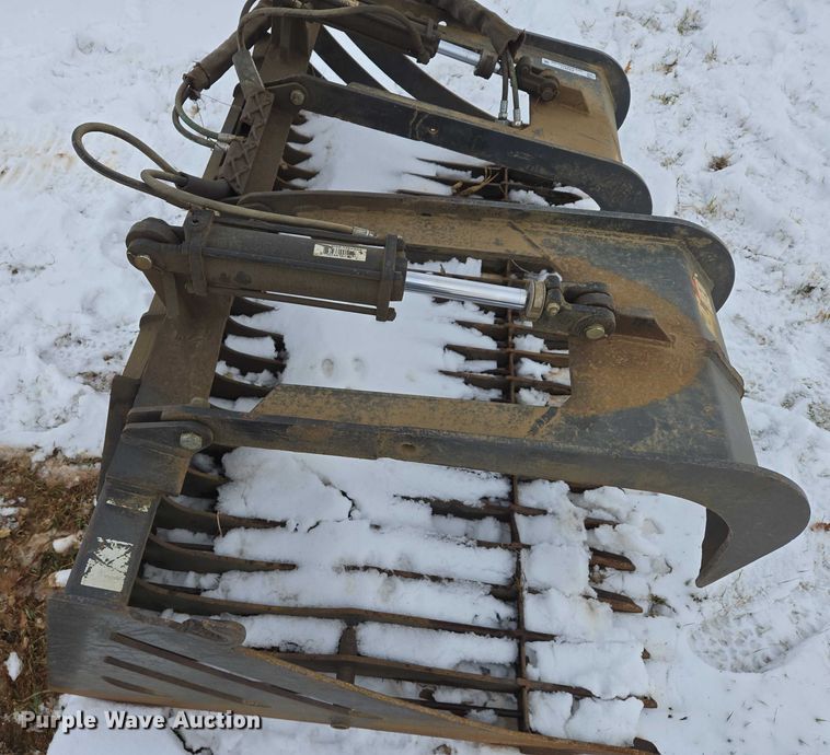 image for item ES2611 Skid steer grapple bucket