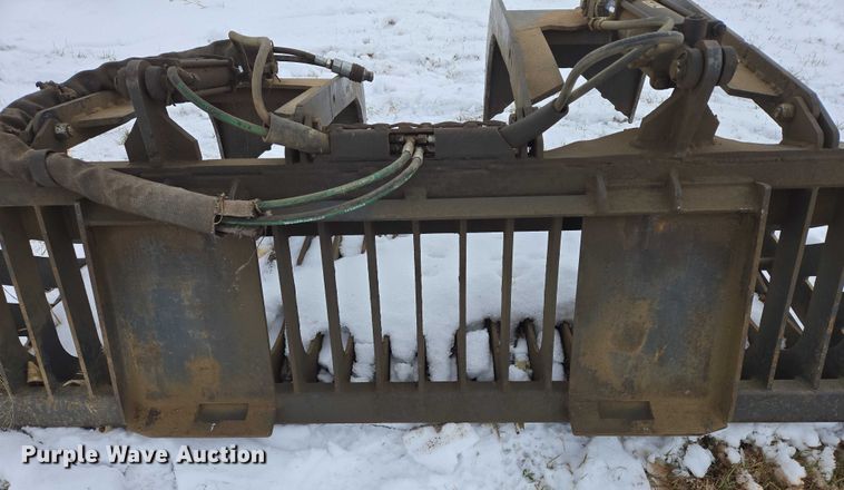 image for item ES2611 Skid steer grapple bucket