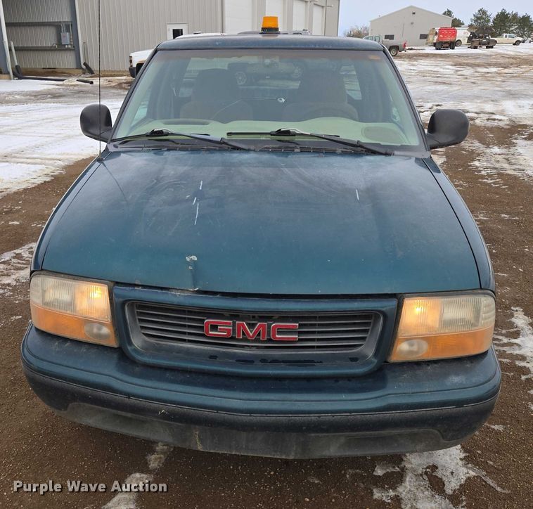 image for item ES2612 1998 GMC Sonoma Ext. Cab pickup truck