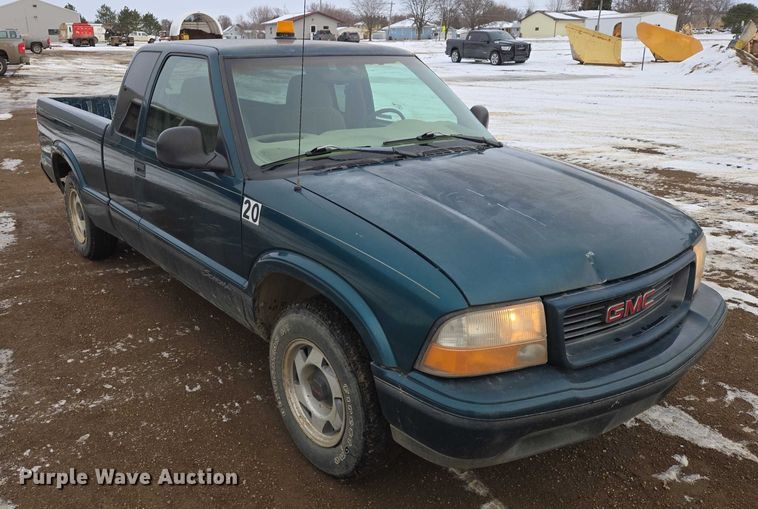 image for item ES2612 1998 GMC Sonoma Ext. Cab pickup truck