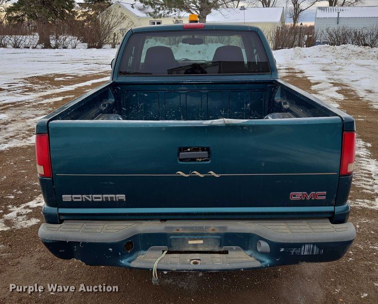 image for item ES2612 1998 GMC Sonoma Ext. Cab pickup truck