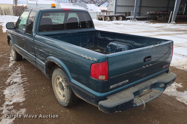 image for item ES2612 1998 GMC Sonoma Ext. Cab pickup truck