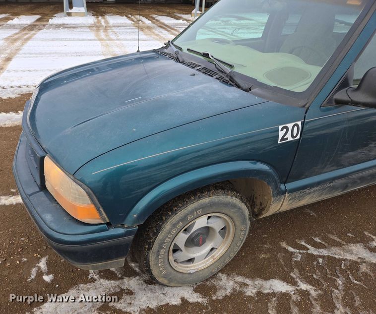 image for item ES2612 1998 GMC Sonoma Ext. Cab pickup truck