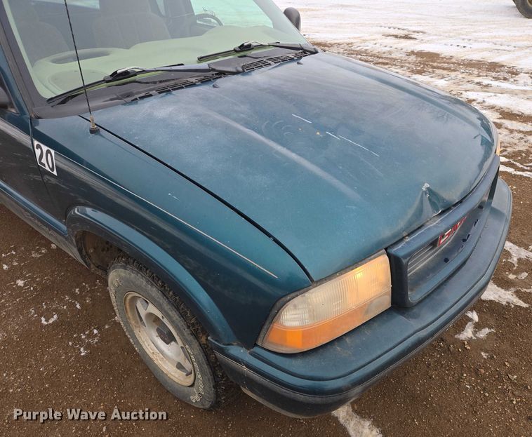 image for item ES2612 1998 GMC Sonoma Ext. Cab pickup truck