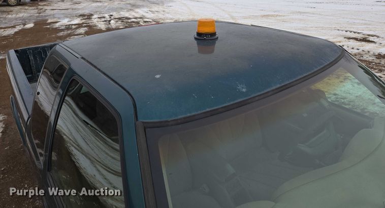 image for item ES2612 1998 GMC Sonoma Ext. Cab pickup truck