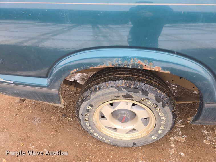 image for item ES2612 1998 GMC Sonoma Ext. Cab pickup truck