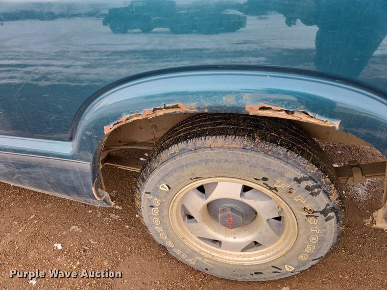 image for item ES2612 1998 GMC Sonoma Ext. Cab pickup truck