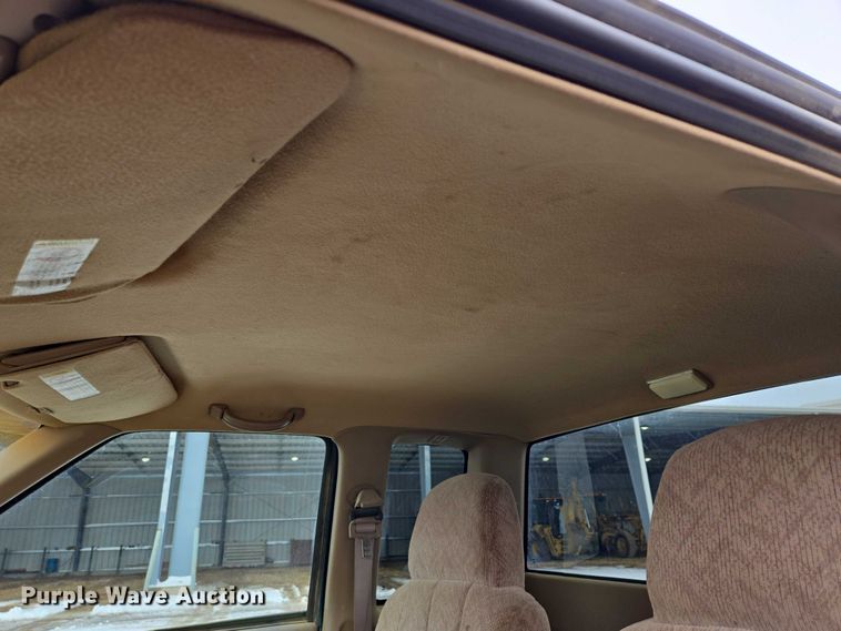 image for item ES2612 1998 GMC Sonoma Ext. Cab pickup truck