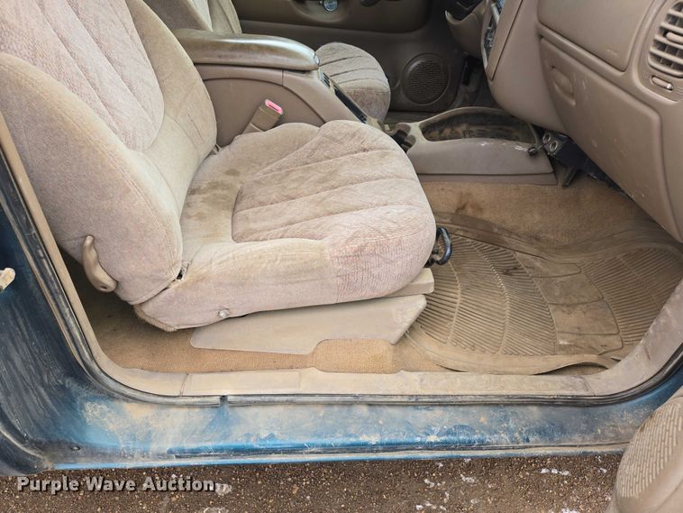 image for item ES2612 1998 GMC Sonoma Ext. Cab pickup truck