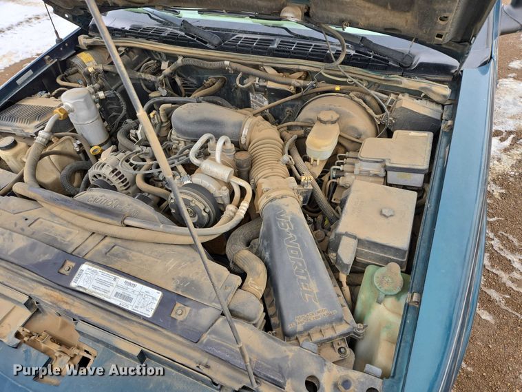 image for item ES2612 1998 GMC Sonoma Ext. Cab pickup truck