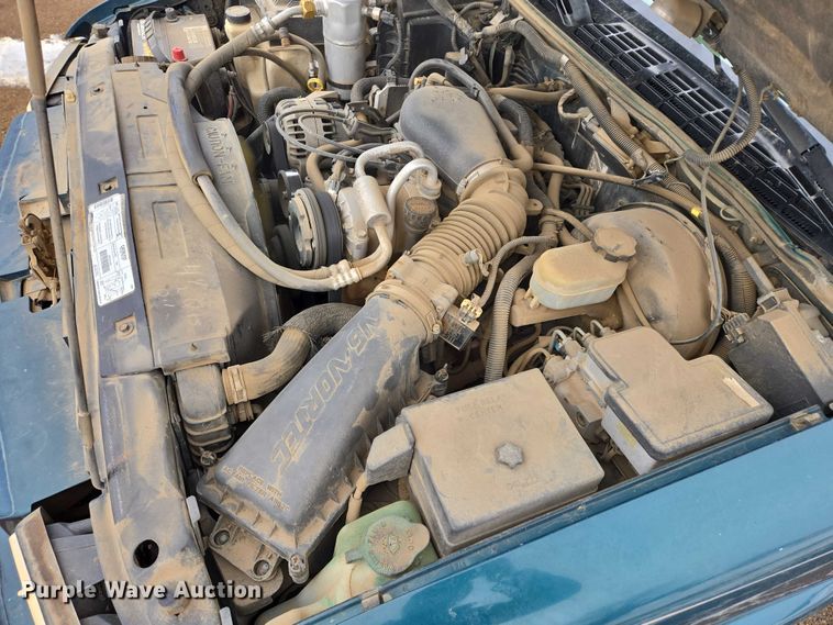 image for item ES2612 1998 GMC Sonoma Ext. Cab pickup truck