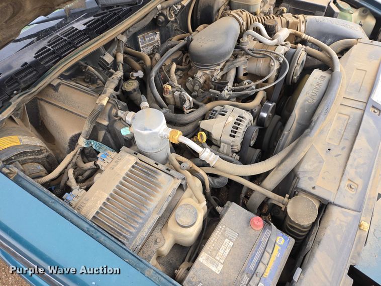 image for item ES2612 1998 GMC Sonoma Ext. Cab pickup truck