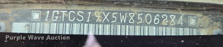 image for item ES2612 1998 GMC Sonoma Ext. Cab pickup truck