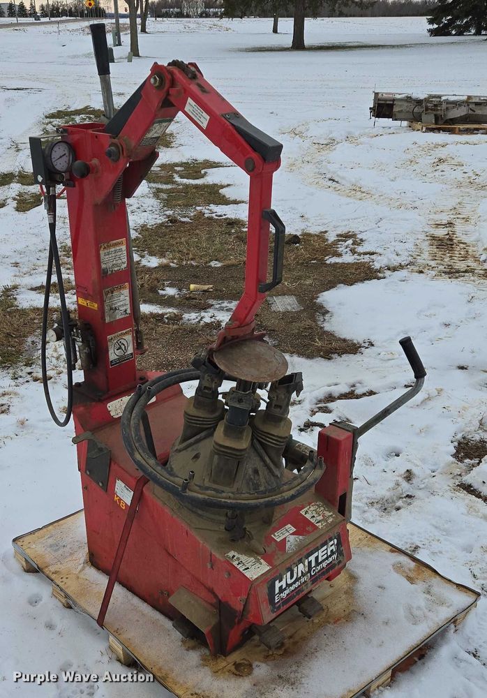 image for item ES2613 Butler TC3250 tire machine