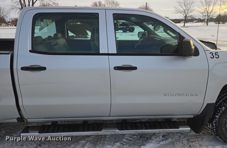 image for item ES2615 2016 Chevrolet Silverado 1500 Crew Cab pickup truck