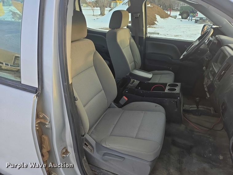 image for item ES2615 2016 Chevrolet Silverado 1500 Crew Cab pickup truck