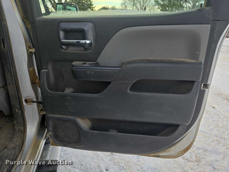 image for item ES2615 2016 Chevrolet Silverado 1500 Crew Cab pickup truck