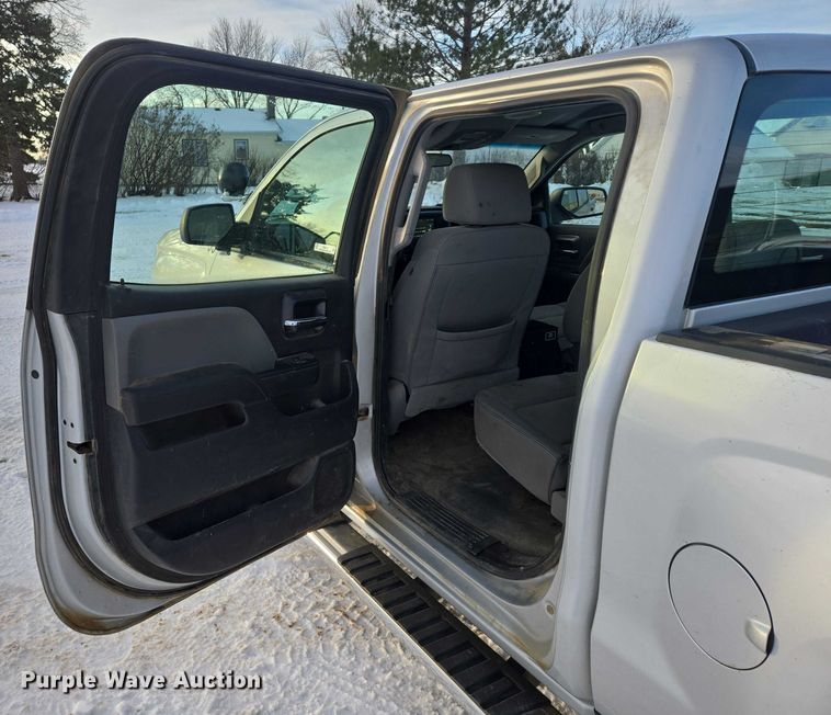 image for item ES2615 2016 Chevrolet Silverado 1500 Crew Cab pickup truck