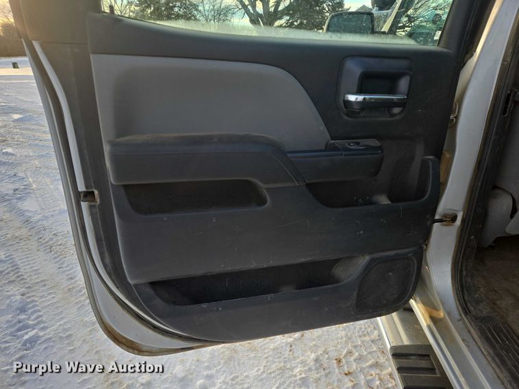 image for item ES2615 2016 Chevrolet Silverado 1500 Crew Cab pickup truck