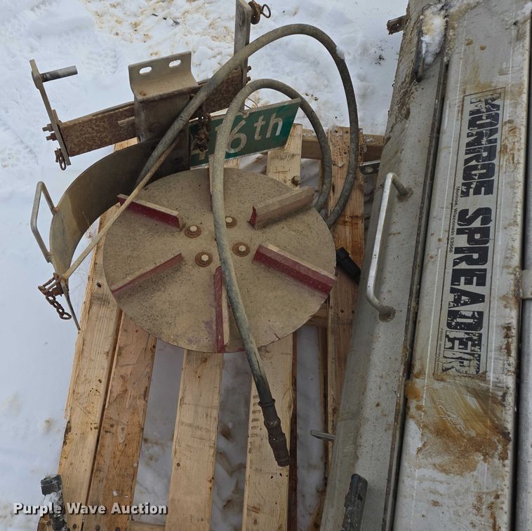 image for item ES2617 Monroe MS696 spreader