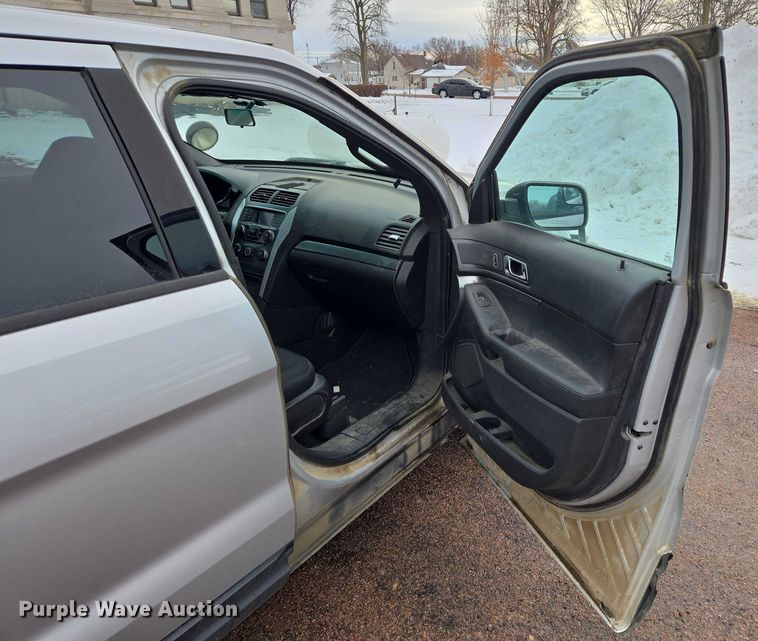 image for item ES2619 2015 Ford Explorer Police Interceptor SUV