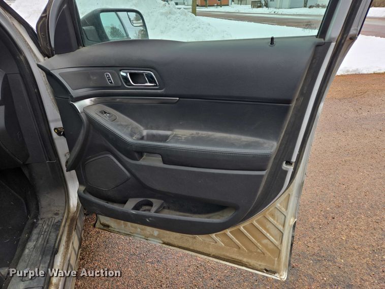 image for item ES2619 2015 Ford Explorer Police Interceptor SUV