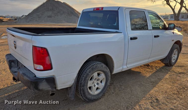 image for item ES2622 2017 RAM 1500 Crew Cab pickup truck